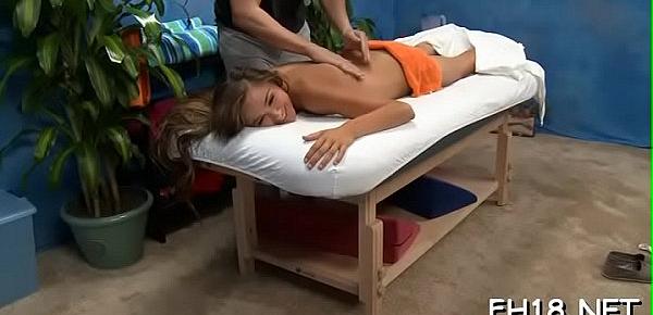  Gir gets an wazoo massage then fucks her therapist
